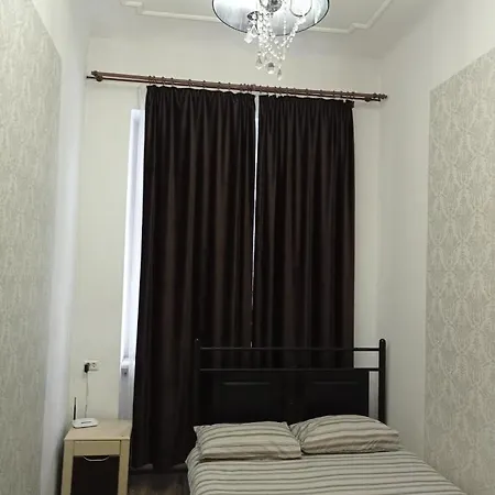 Smart Econom For Near Opera リヴィウ