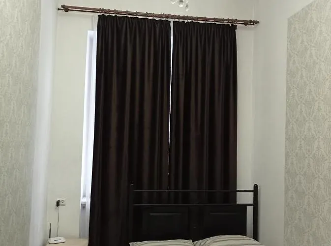 Smart Econom For Near Opera リヴィウ